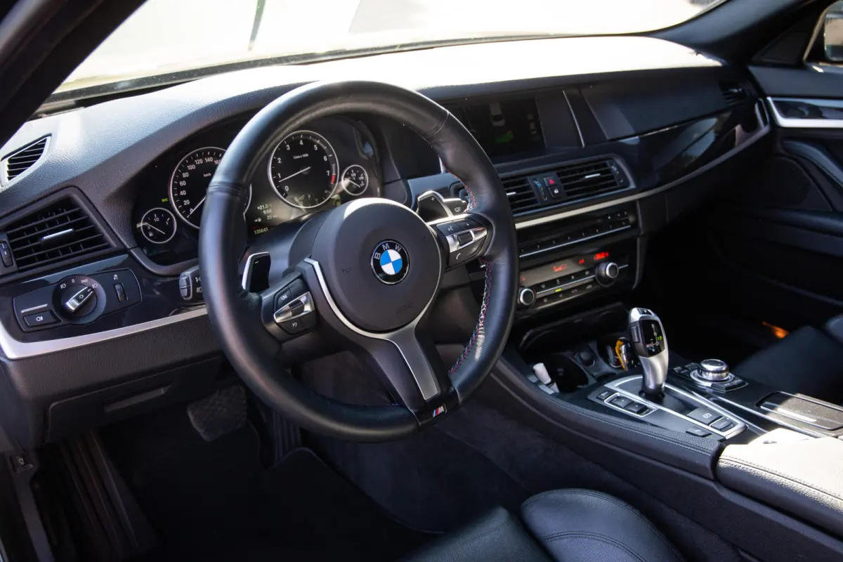 520i Executive M-Sport , Leder, PDC, 20 inch