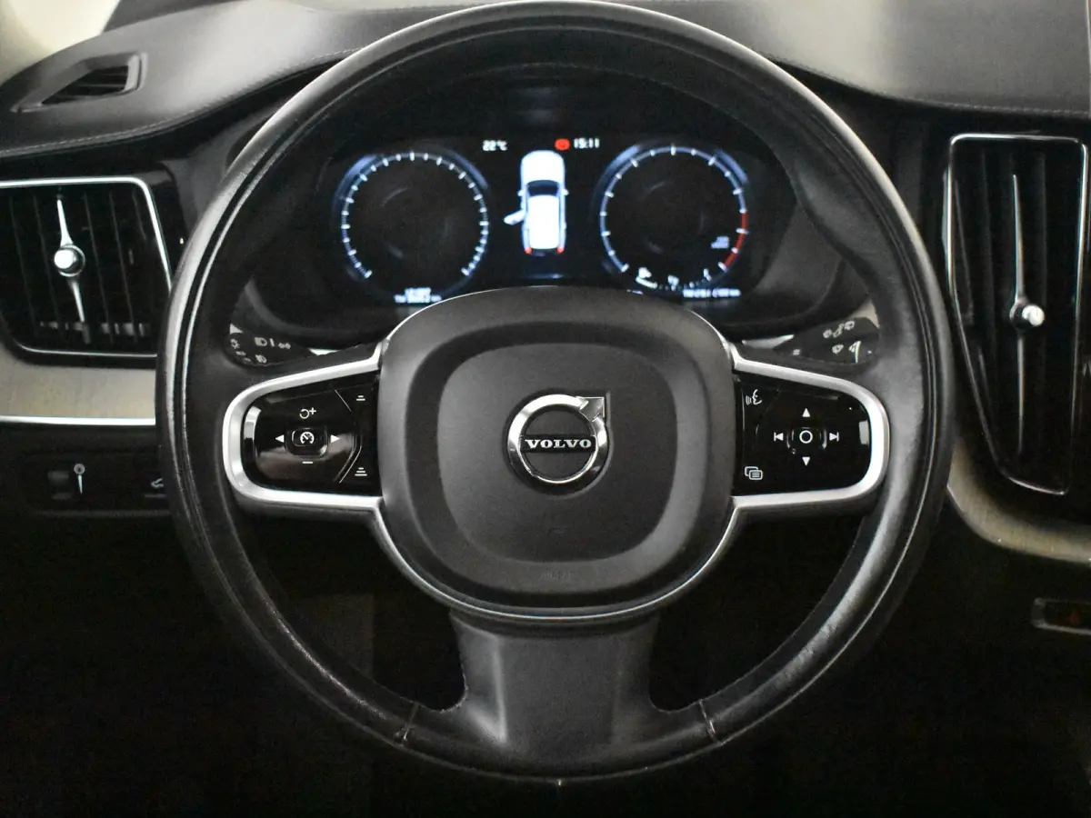 2.0 B5 Inscription 250pk AUTO | Panoramadak | Lederen bekleding | Harman Kardon audio | Stoelverwarming voor en achter | Adaptive cruise | Elektrische achterklep | 19" LMV