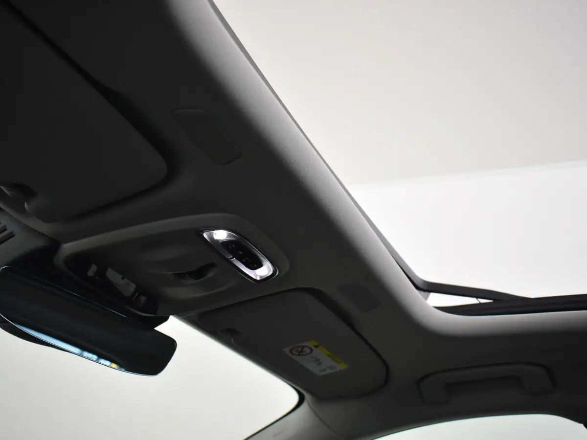 2.0 B5 Inscription 250pk AUTO | Panoramadak | Lederen bekleding | Harman Kardon audio | Stoelverwarming voor en achter | Adaptive cruise | Elektrische achterklep | 19" LMV