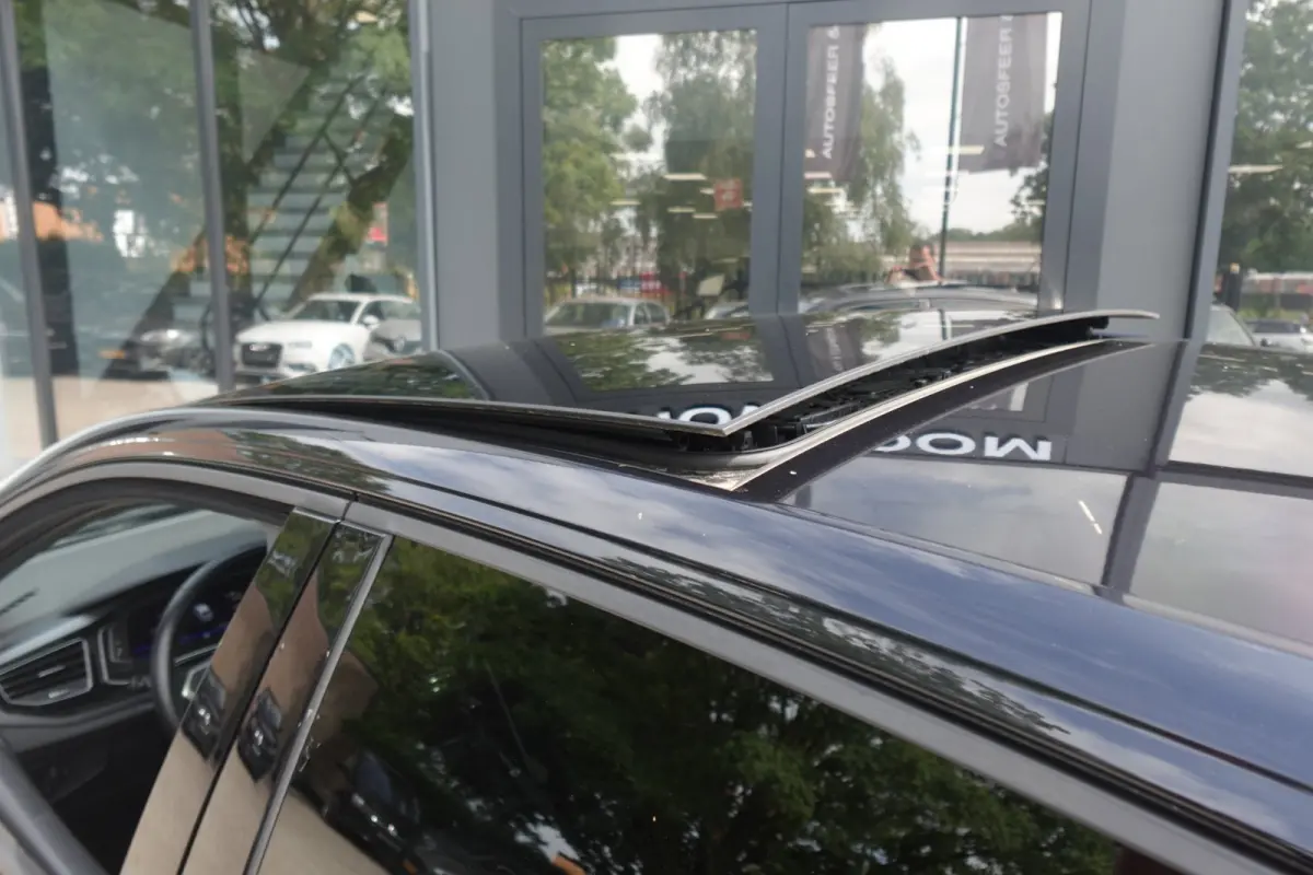 1.5 TSI R-Line PANO CAMERA ACC VOL