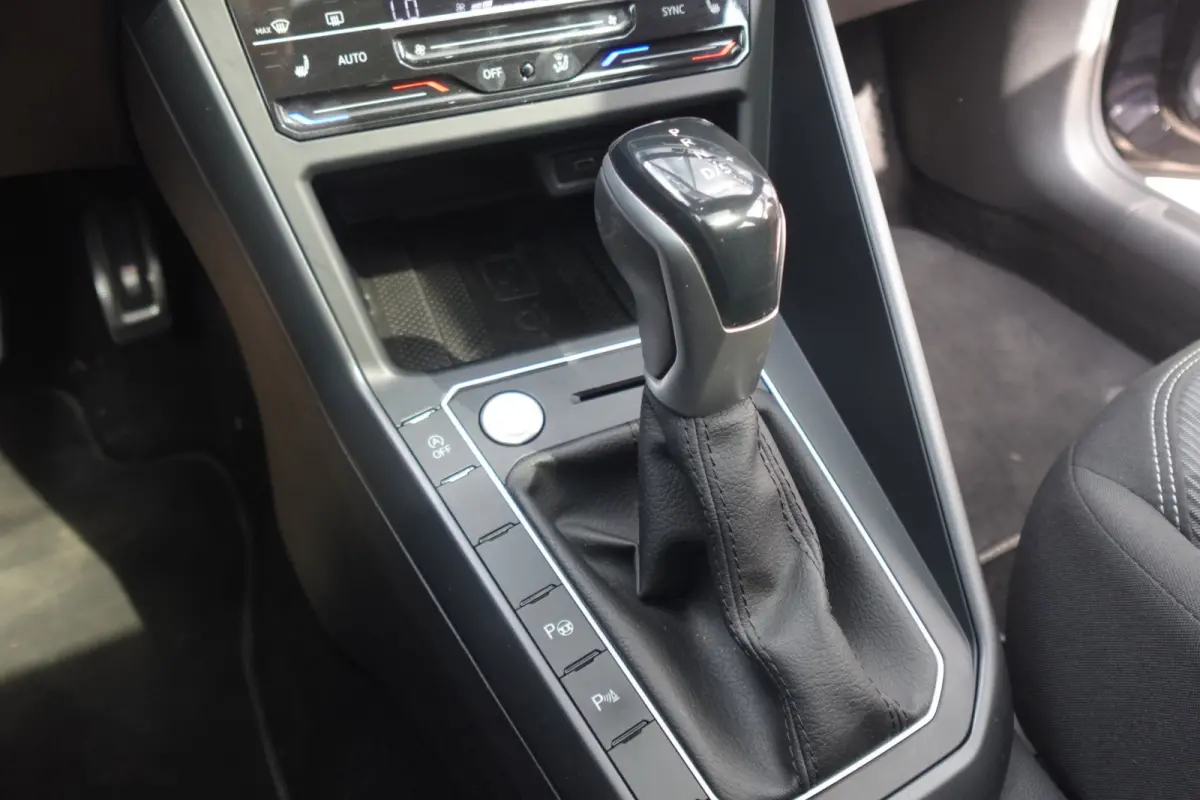 1.5 TSI R-Line PANO CAMERA ACC VOL