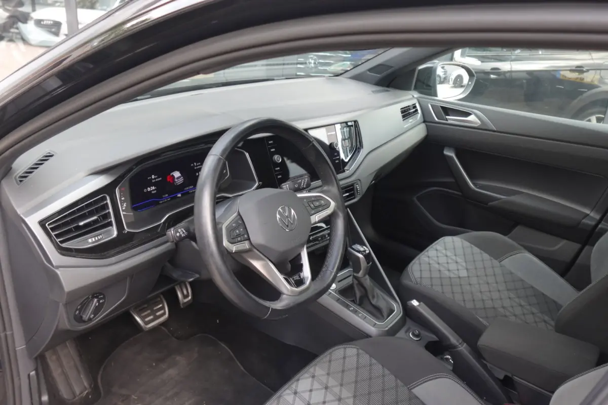 1.5 TSI R-Line PANO CAMERA ACC VOL