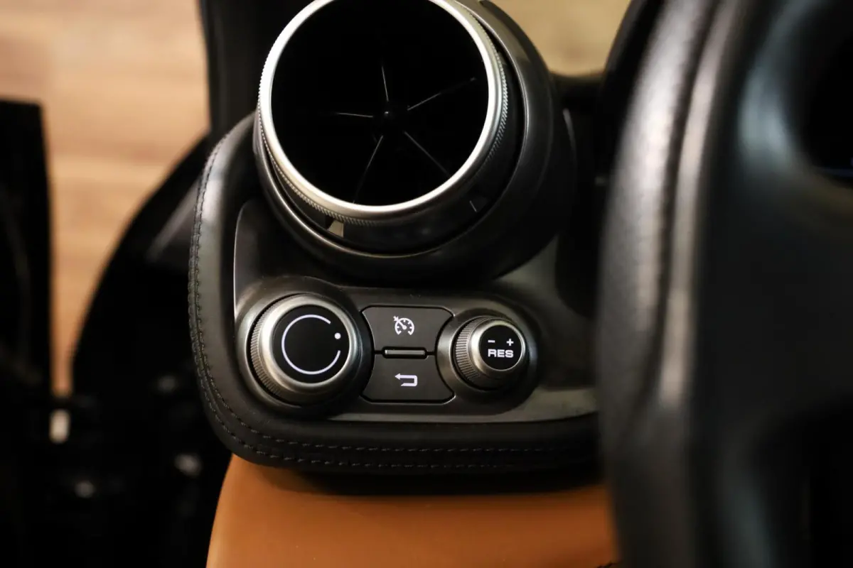 Lusso V12 HELE|Novitec|Pass Display|Pano|JBL|