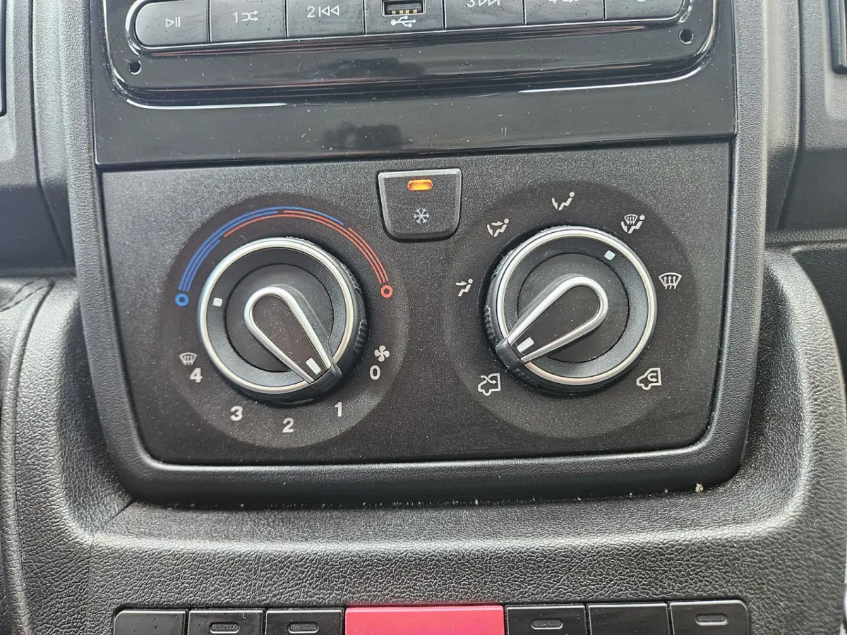 2.2D 165 Zwaar L4H2 3.5t Mooie/Nette Bus! 165PK! Airco! Cruise Control! 3-Zitplaatsen!