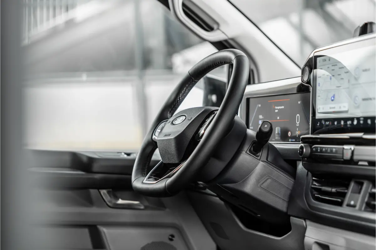 340 L2H1 Sport 71 kWh | Driving Assistant | 360 Camera | DSS LED | B&O | L+R Schuifdeur | CarPlay | Navigatie | 3-Zitter | Elek stoelen