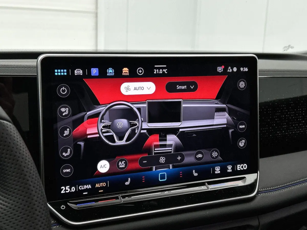 1.5 eHybrid R-Line Business | 204 PK | SoH 91% | Automaat | Adaptieve Cruise Control | Panoramadak | Trekhaak | Parkeercamera | Stoelverwarming | Stuurverwarming | Apple Carplay / Android Au