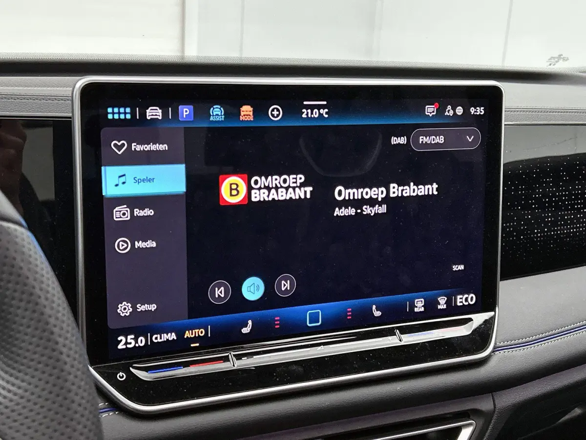 1.5 eHybrid R-Line Business | 204 PK | SoH 91% | Automaat | Adaptieve Cruise Control | Panoramadak | Trekhaak | Parkeercamera | Stoelverwarming | Stuurverwarming | Apple Carplay / Android Au
