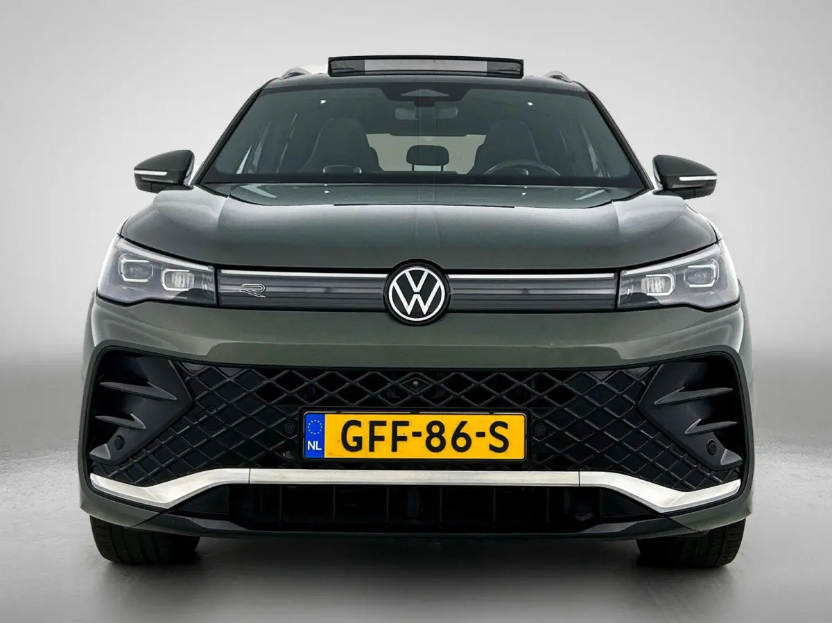 1.5 eHybrid R-Line Business | 204 PK | SoH 91% | Automaat | Adaptieve Cruise Control | Panoramadak | Trekhaak | Parkeercamera | Stoelverwarming | Stuurverwarming | Apple Carplay / Android Au