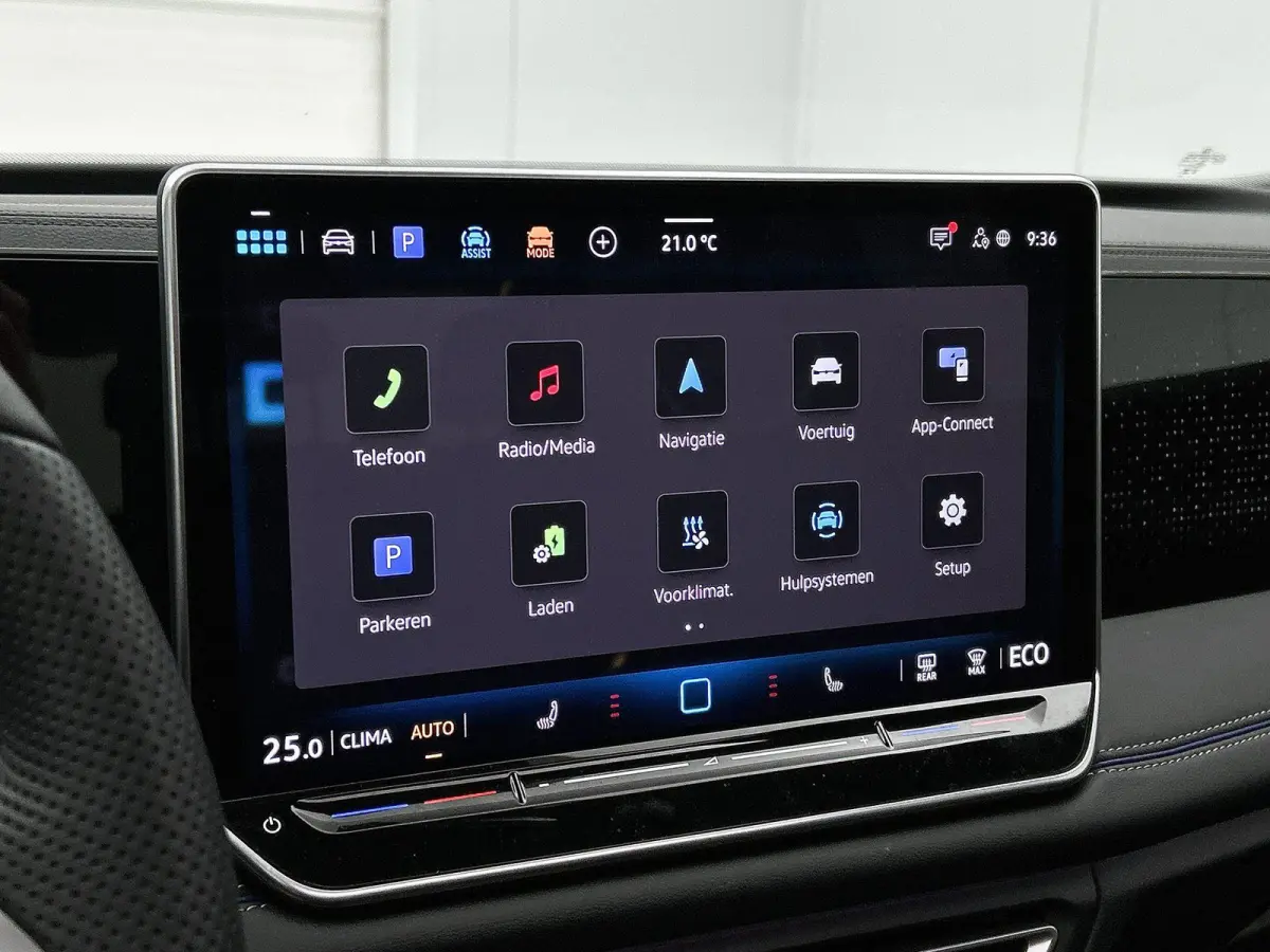 1.5 eHybrid R-Line Business | 204 PK | SoH 91% | Automaat | Adaptieve Cruise Control | Panoramadak | Trekhaak | Parkeercamera | Stoelverwarming | Stuurverwarming | Apple Carplay / Android Au