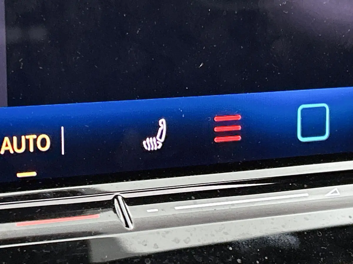1.5 eHybrid R-Line Business | 204 PK | SoH 91% | Automaat | Adaptieve Cruise Control | Panoramadak | Trekhaak | Parkeercamera | Stoelverwarming | Stuurverwarming | Apple Carplay / Android Au