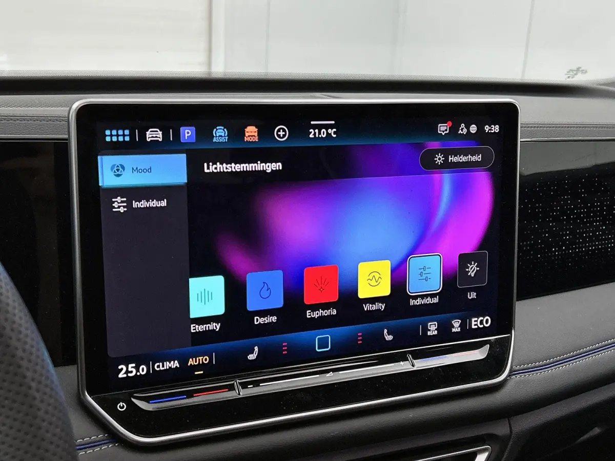 1.5 eHybrid R-Line Business | 204 PK | SoH 91% | Automaat | Adaptieve Cruise Control | Panoramadak | Trekhaak | Parkeercamera | Stoelverwarming | Stuurverwarming | Apple Carplay / Android Au