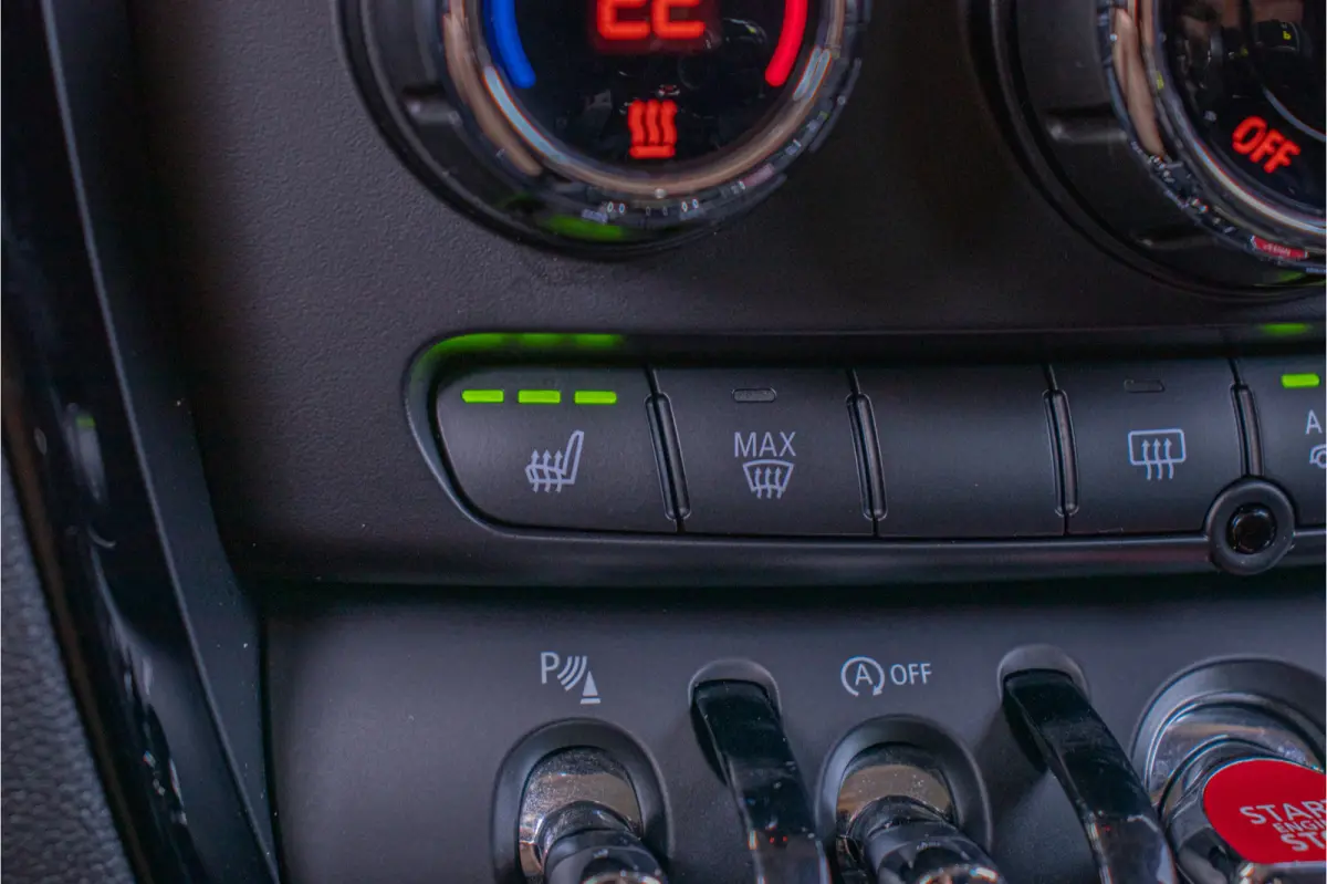 1.5 Automaat One Pepper, Stoelverwarming, Camera, Full LED, Park Assist, Keyless, Bluetooth, Climate control.