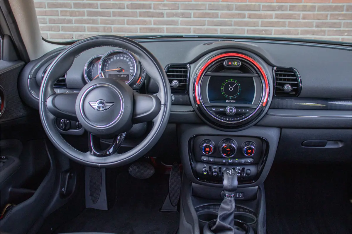1.5 Automaat One Pepper, Stoelverwarming, Camera, Full LED, Park Assist, Keyless, Bluetooth, Climate control.