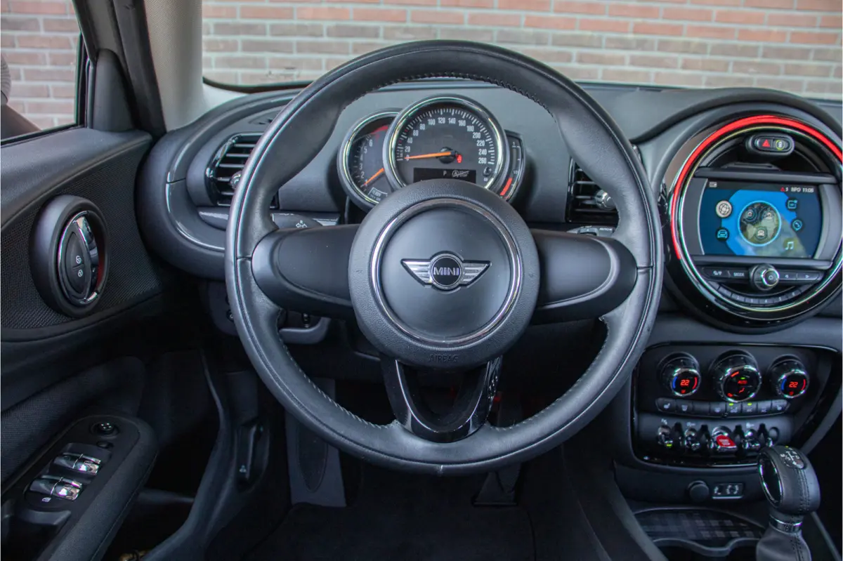 1.5 Automaat One Pepper, Stoelverwarming, Camera, Full LED, Park Assist, Keyless, Bluetooth, Climate control.