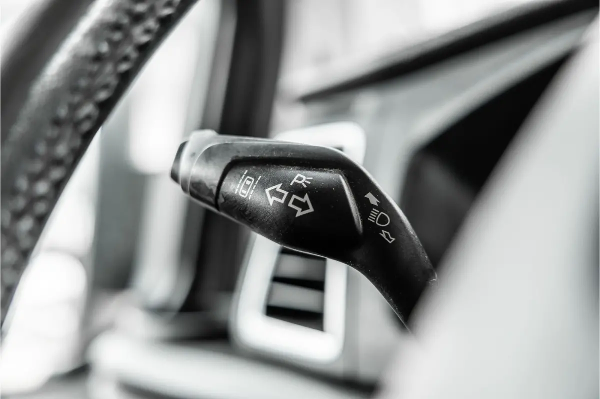 320 2.0 TDCI L2H1 Limited DC | Blind Spot | Navigatie | Camera | CarPlay | Trekhaak | Stoelverwarming | 5-Zitter | Euro 6