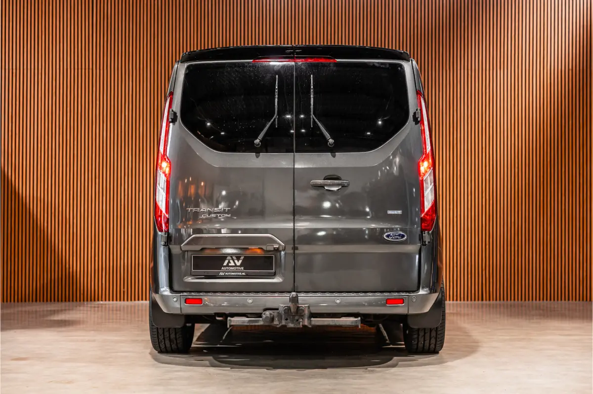 320 2.0 TDCI L2H1 Limited DC | Blind Spot | Navigatie | Camera | CarPlay | Trekhaak | Stoelverwarming | 5-Zitter | Euro 6