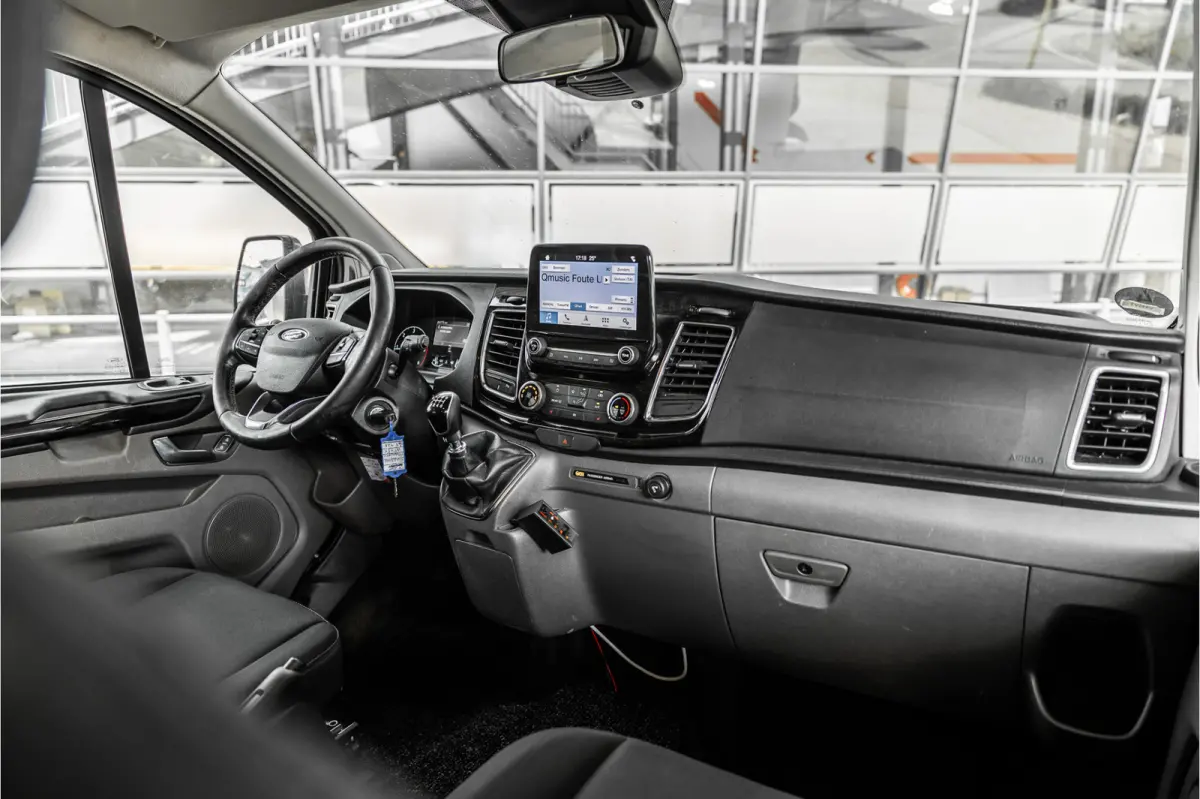 320 2.0 TDCI L2H1 Limited DC | Blind Spot | Navigatie | Camera | CarPlay | Trekhaak | Stoelverwarming | 5-Zitter | Euro 6