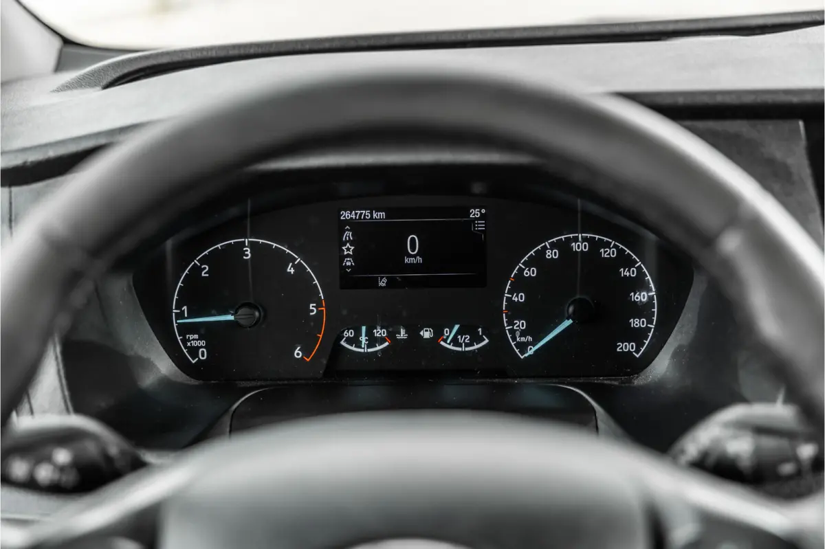 320 2.0 TDCI L2H1 Limited DC | Blind Spot | Navigatie | Camera | CarPlay | Trekhaak | Stoelverwarming | 5-Zitter | Euro 6