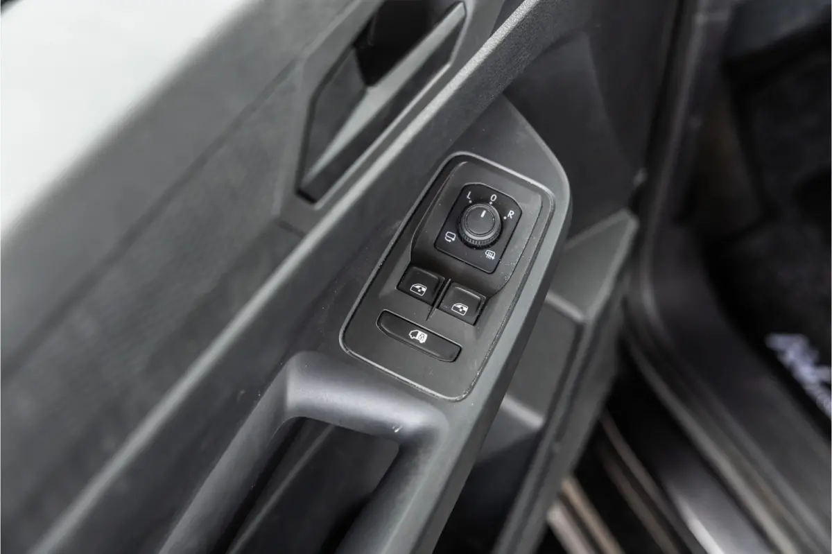 Maxi 2.0 TDI DSG | ACC | Camera | Trekhaak | L+R Schuifdeur | CarPlay | Dodehoek detectie | Stoelverwarming | LED | Trekhaak | Lederen bekleding | Sidebars | Betimmering | 18'' Sport velgen 