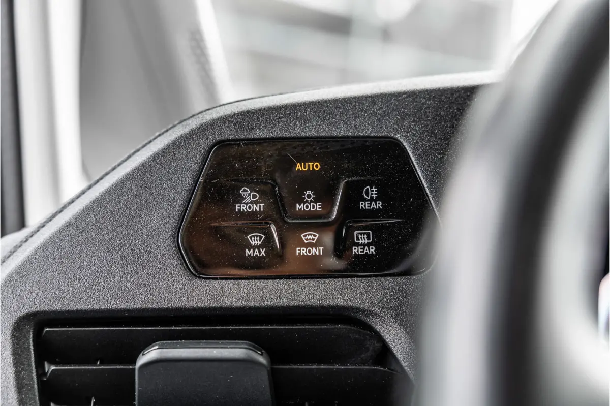 Maxi 2.0 TDI DSG | ACC | Camera | Trekhaak | L+R Schuifdeur | CarPlay | Dodehoek detectie | Stoelverwarming | LED | Trekhaak | Lederen bekleding | Sidebars | Betimmering | 18'' Sport velgen 