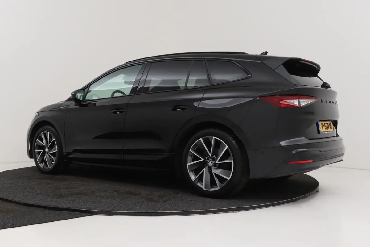 80 Sportline | Uitklap Trekhaak | 92% SoH | CarPlay | Org NL | Adap. Cruise | Stoelverwarming | Camera | Blind Spot