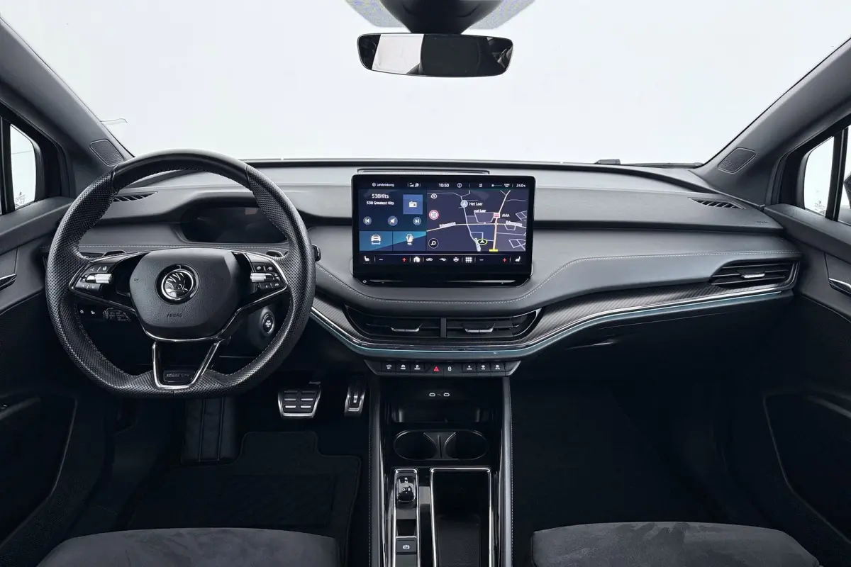 80 Sportline | Uitklap Trekhaak | 92% SoH | CarPlay | Org NL | Adap. Cruise | Stoelverwarming | Camera | Blind Spot