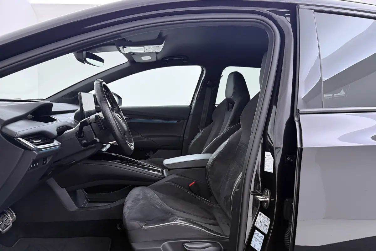80 Sportline | Uitklap Trekhaak | 92% SoH | CarPlay | Org NL | Adap. Cruise | Stoelverwarming | Camera | Blind Spot