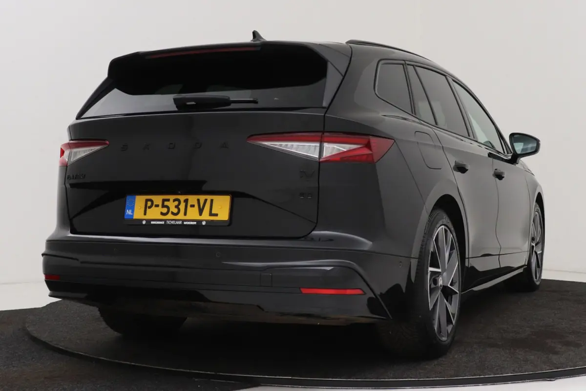 80 Sportline | Uitklap Trekhaak | 92% SoH | CarPlay | Org NL | Adap. Cruise | Stoelverwarming | Camera | Blind Spot