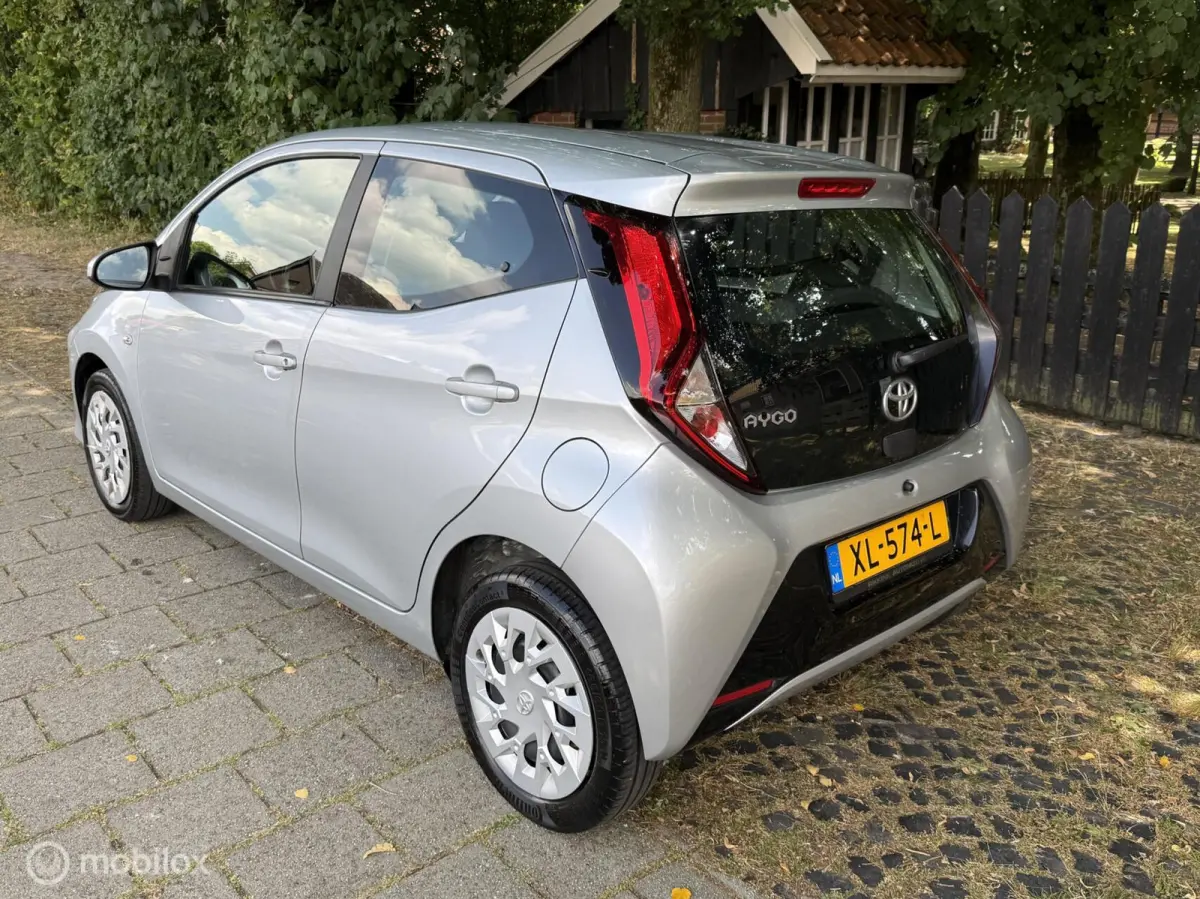 1.0 VVT-i x-cite 1e Eigenaar Dealer Onderhouden!