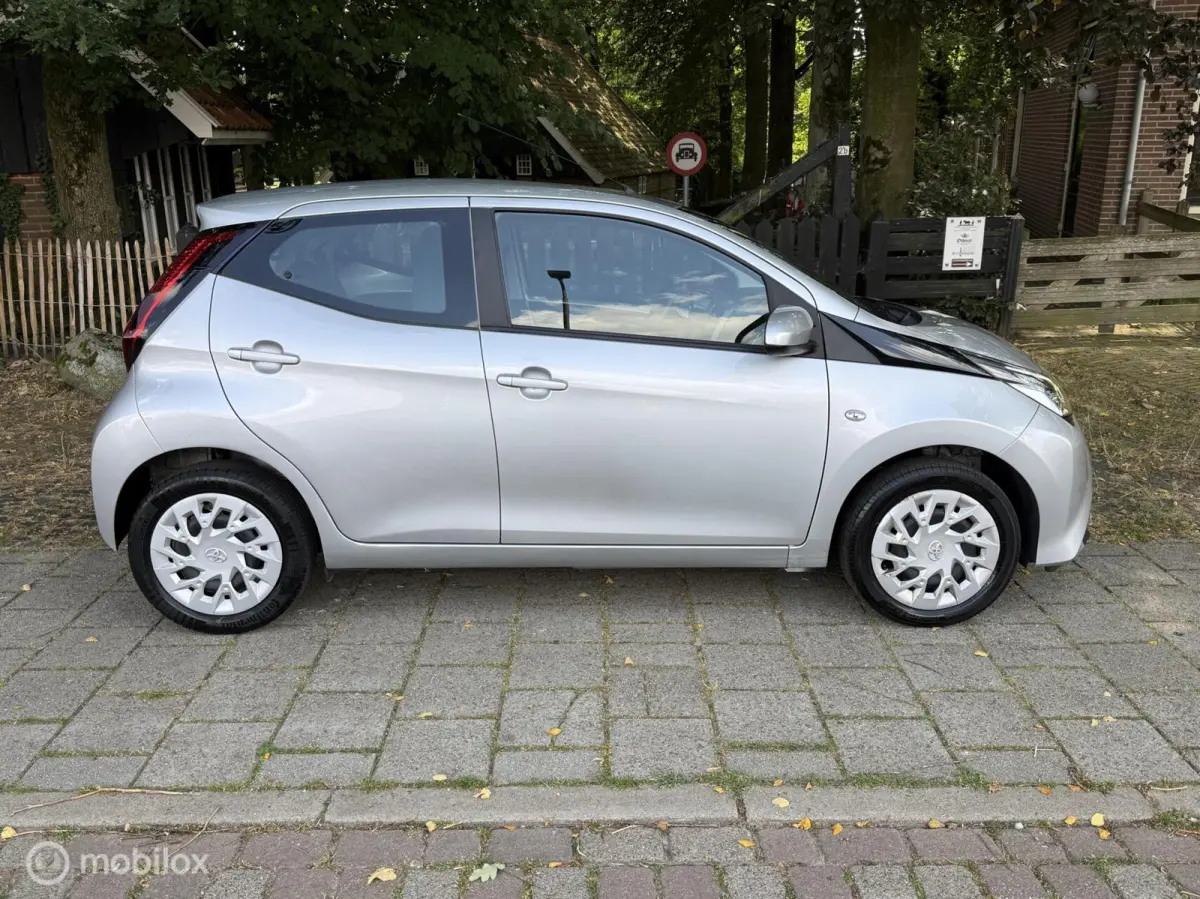 1.0 VVT-i x-cite 1e Eigenaar Dealer Onderhouden!