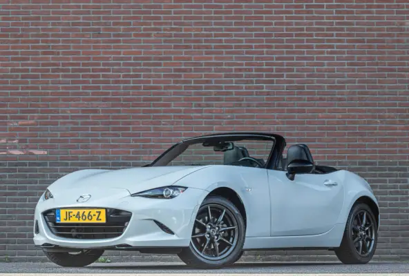1.5 SkyActiv-G GT-M, 1e eigenaar, 71.000km NAP, Carplay, Leder, Navigatie, Keyless, PDC, Stoelverwarming, DAB+.