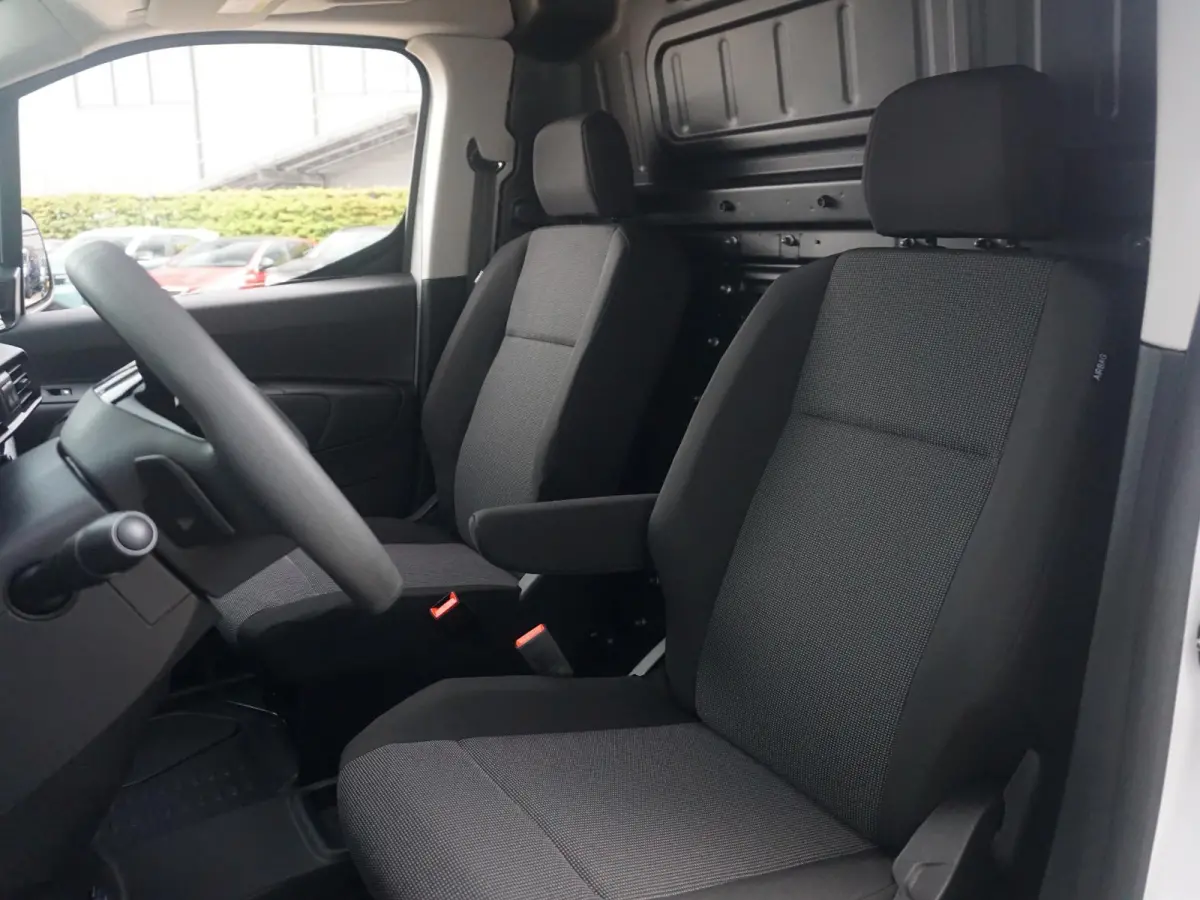 L1 50 kWh | camera | Apple Carplay/Android Auto  | laadruimtebetimmering | Comfort stoelen | rijklaarprijs