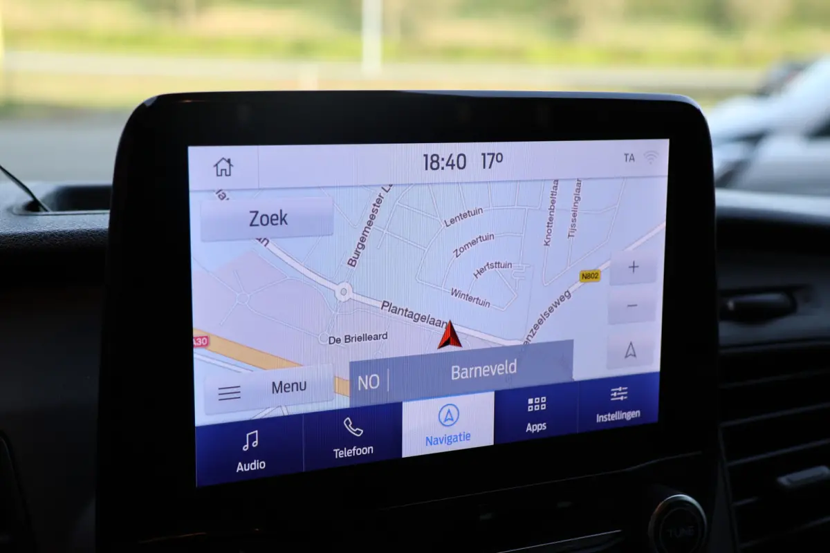 320 2.0 TDCI L2H1 Raptor Edition | Bi-Xenon | CarPlay | Navigatie | Camera | Stoelverwarming | Dodehoek detector | Lane Assist | DAB | 3-Zitter | Dealer onderhouden | Nieuwe APK