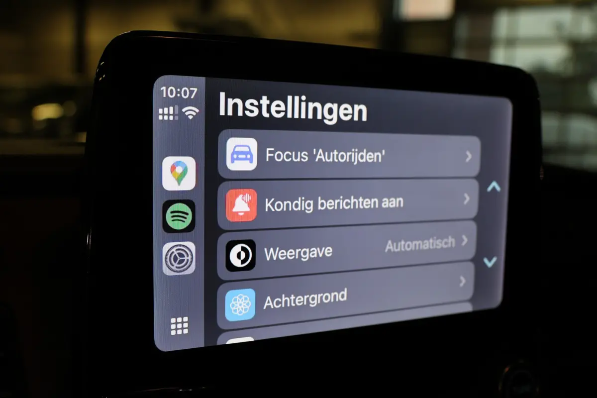 320 2.0 TDCI L2H1 Raptor Edition | Bi-Xenon | CarPlay | Navigatie | Camera | Stoelverwarming | Dodehoek detector | Lane Assist | DAB | 3-Zitter | Dealer onderhouden | Nieuwe APK