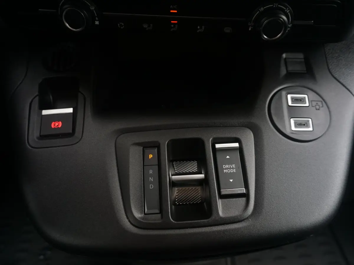 L1 50 kWh | 0% rente | camera | Apple Carplay/Android Auto  | laadruimtebetimmering | Comfort stoelen | rijklaarprijs