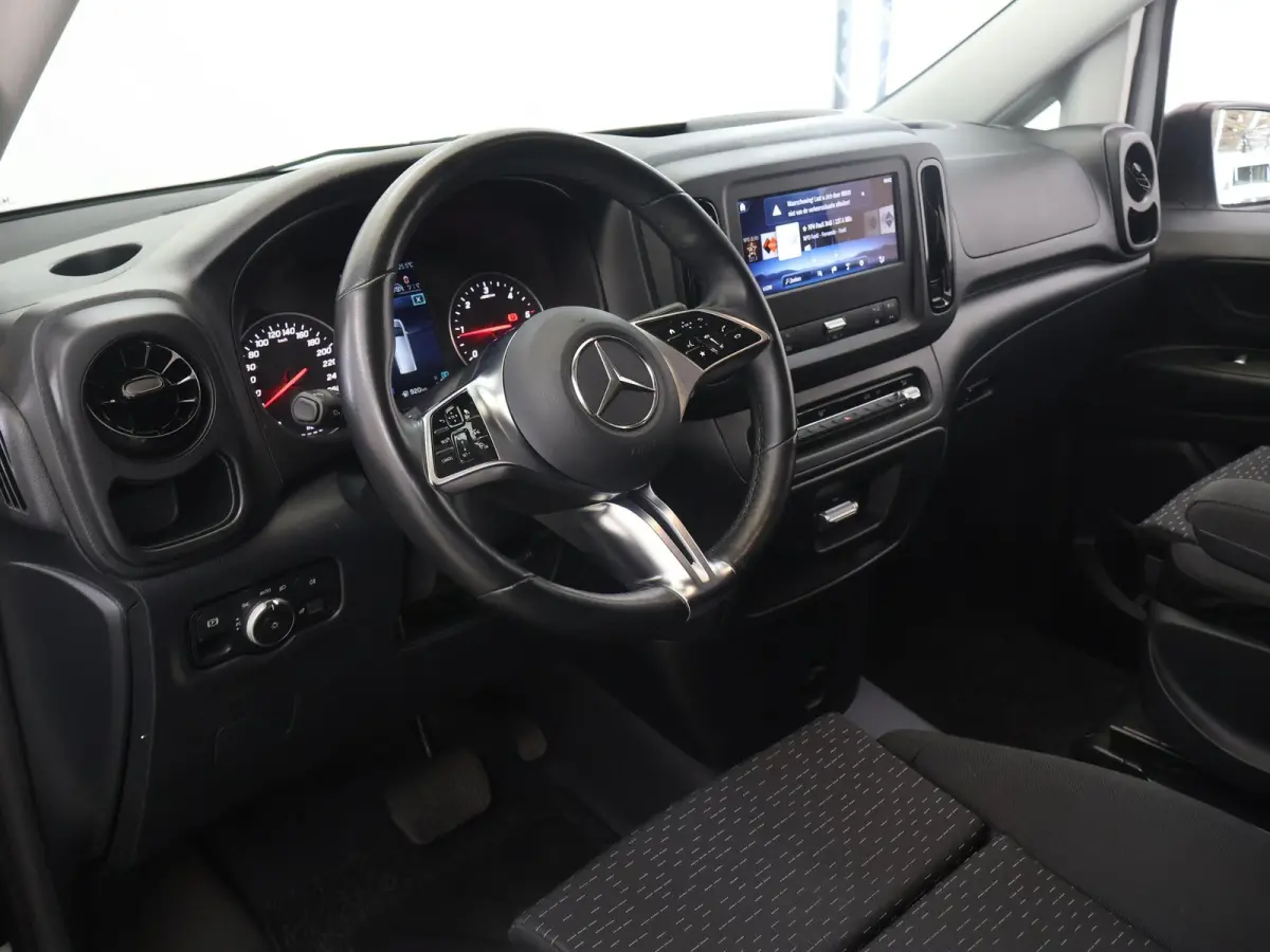 114 CDI | AUT. | XL L3 | DISTRONIC PLUS | TREKHAAK | 2-ZITS | NAVIGATIE | PARKEERCAMERA | APPLE CARPLAY | CERTIFIED