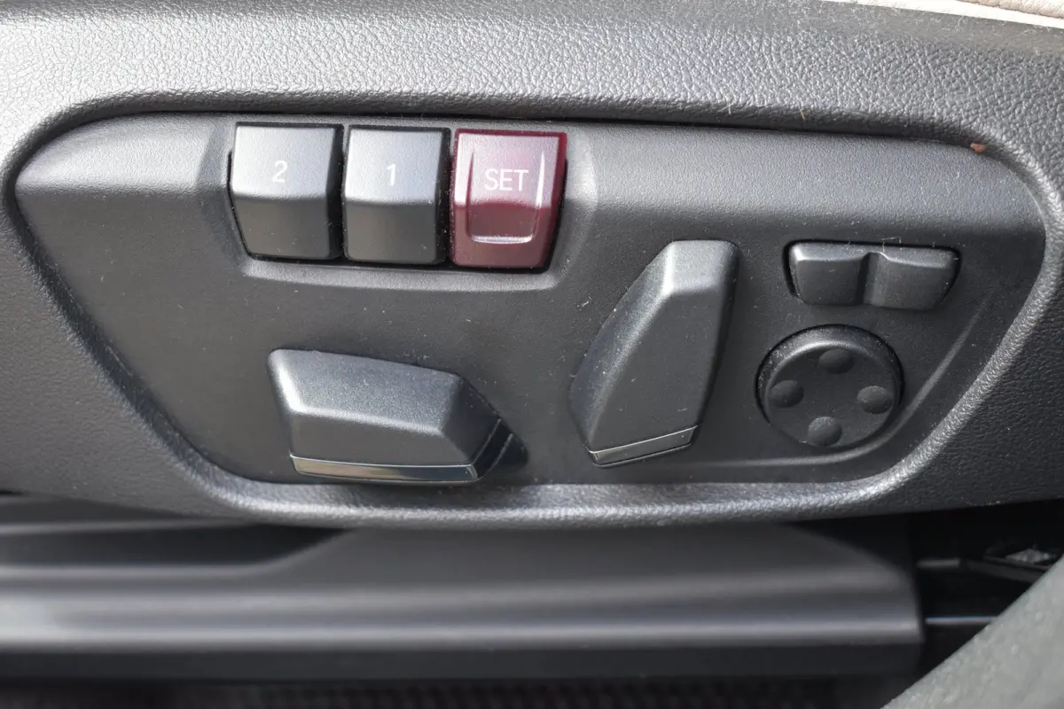 XDrive25e High Executive | PANO | 1E EIG | DEALER | LEDER | CAMERA | NAVI PROF | SPORTSTOELEN