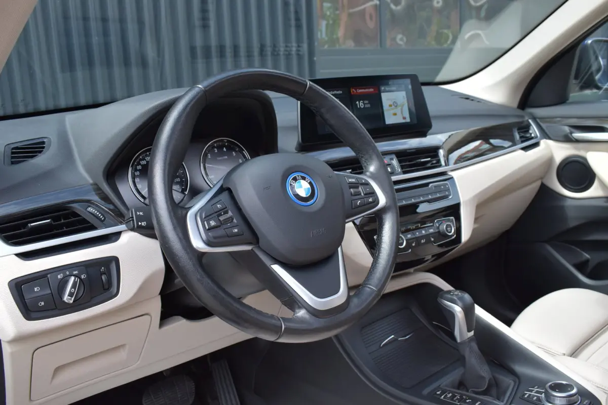 XDrive25e High Executive | PANO | 1E EIG | DEALER | LEDER | CAMERA | NAVI PROF | SPORTSTOELEN