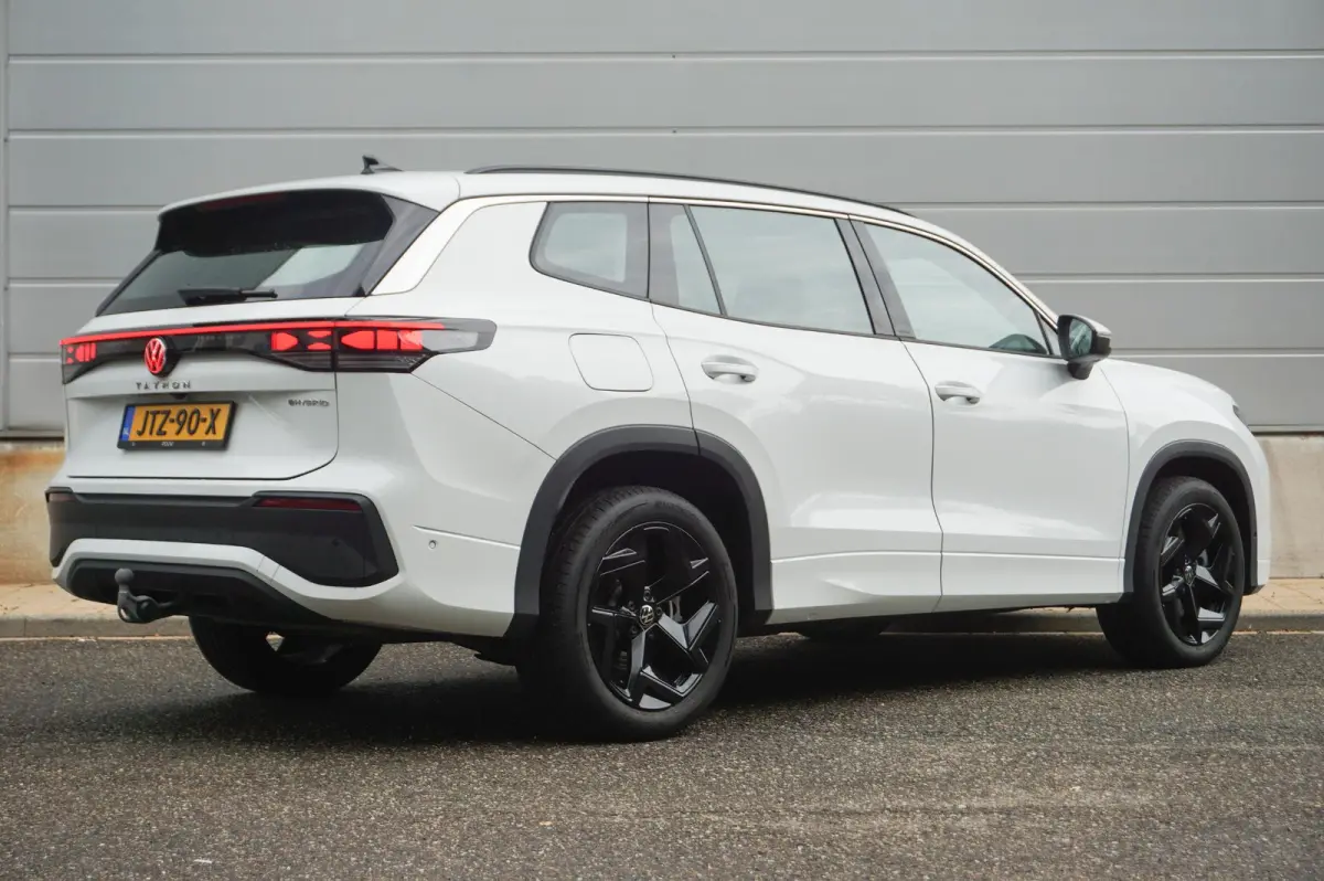 1.5 eHybrid 204pk Life Edition | SoH 100% | Trekhaak | Stoelverwarming | Dodehoek Detectie
