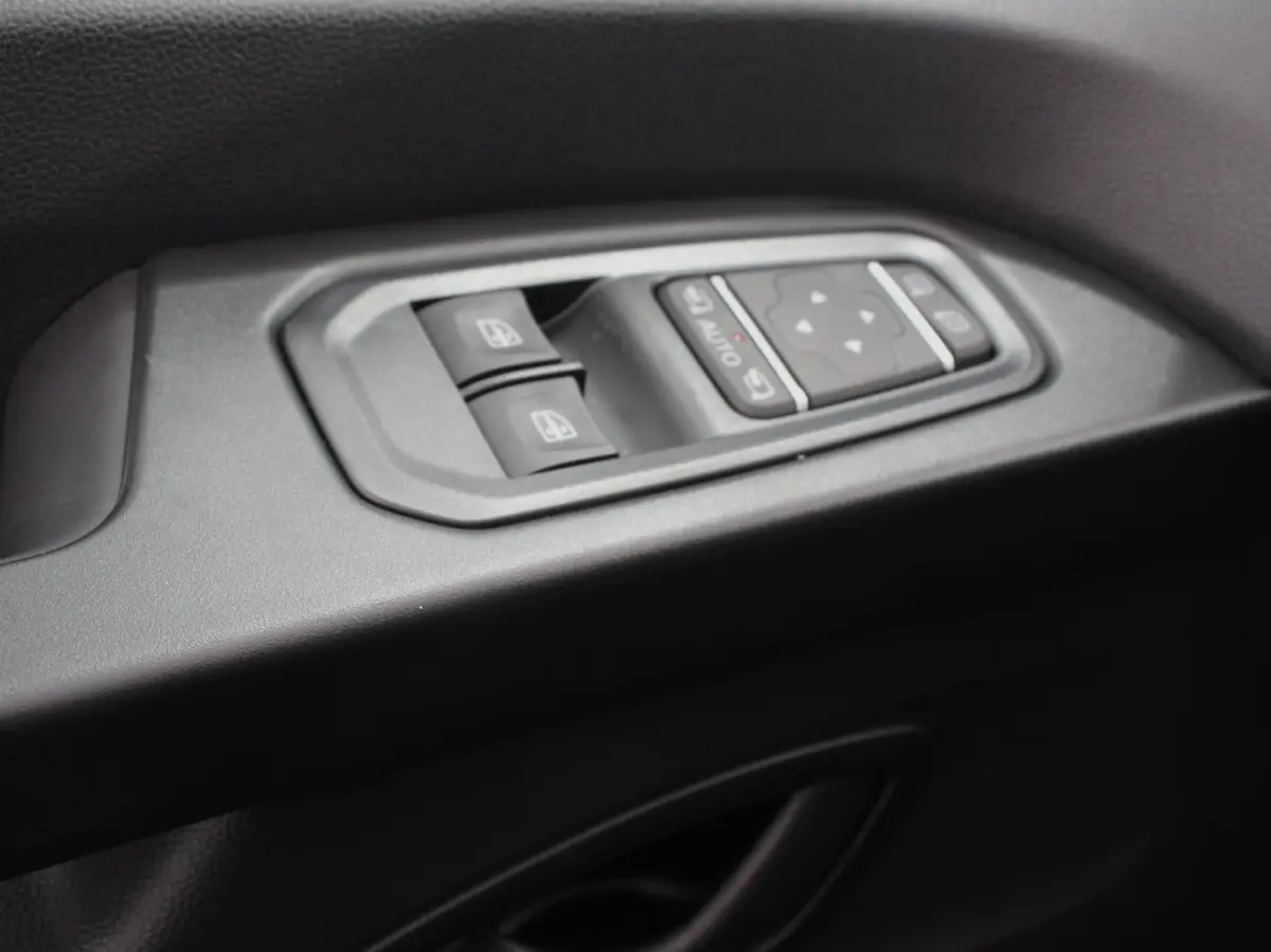 2.0 Blue dCi 110PK T30 L2H1 Advance Navigatie Airco Lichtmetalen velgen Betimmering Trekhaak Camera Parkeer sensoren Dab