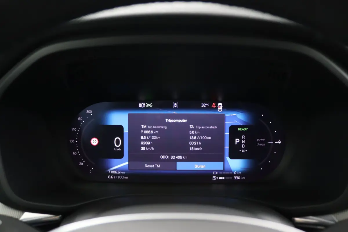 2.0 T8 Plug-in hybrid AWD Plus Dark | Trekhaak elektrisch uitklapbaar