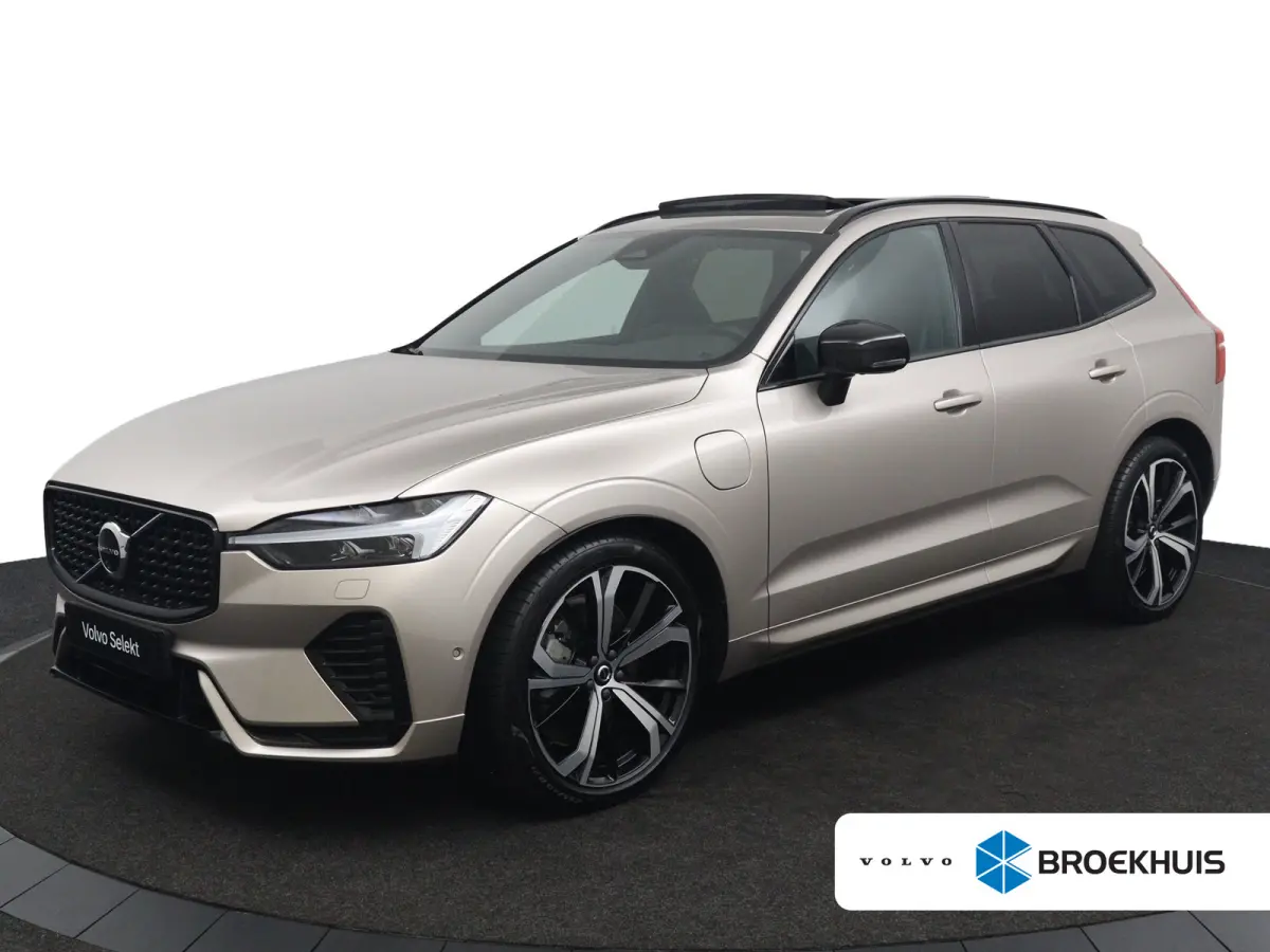 2.0 T8 Plug-in hybrid AWD Plus Dark | Trekhaak elektrisch uitklapbaar