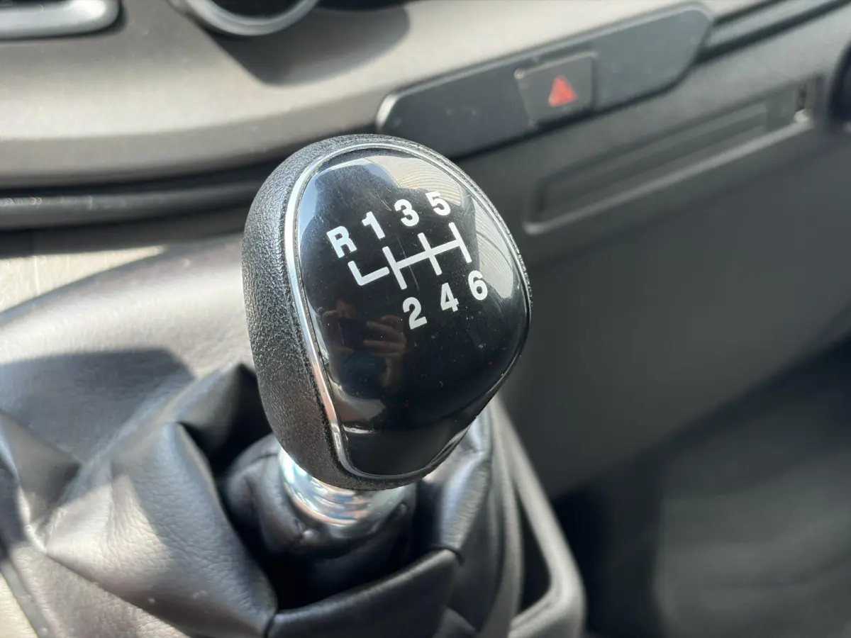 300 2.0 TDCI L2H1*A/C*CRUISE*3-P*CAM*HAAK*TEL*