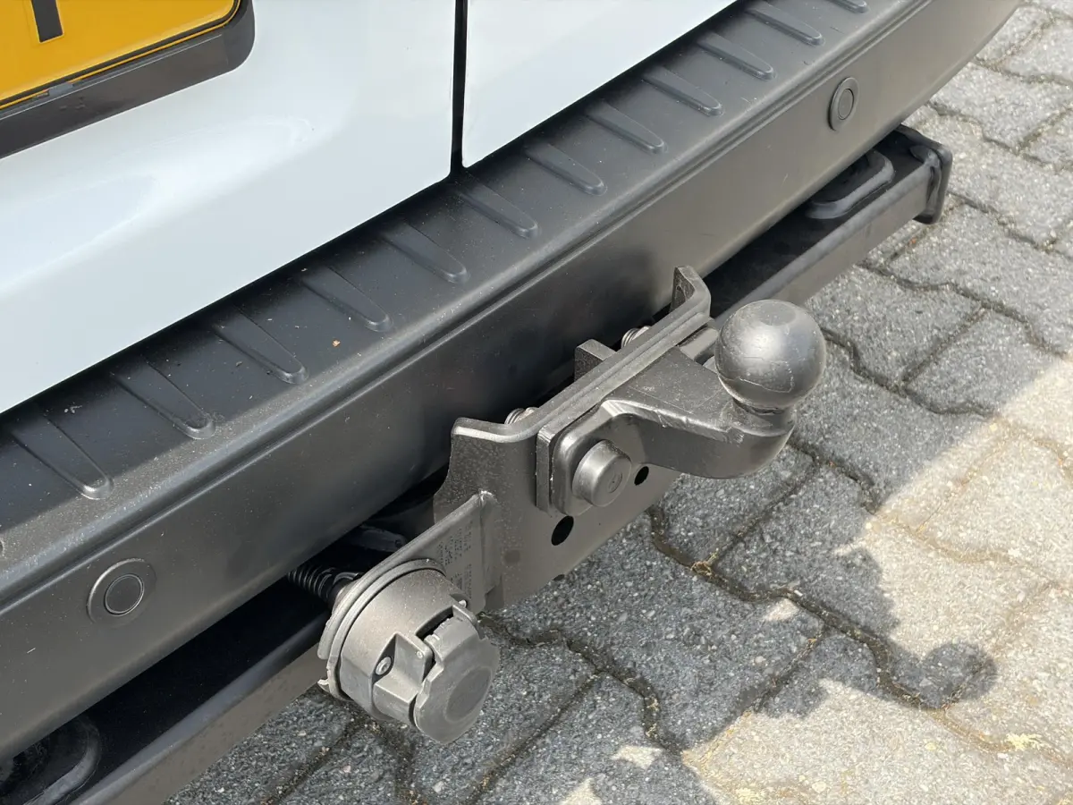 300 2.0 TDCI L2H1*A/C*CRUISE*3-P*CAM*HAAK*TEL*