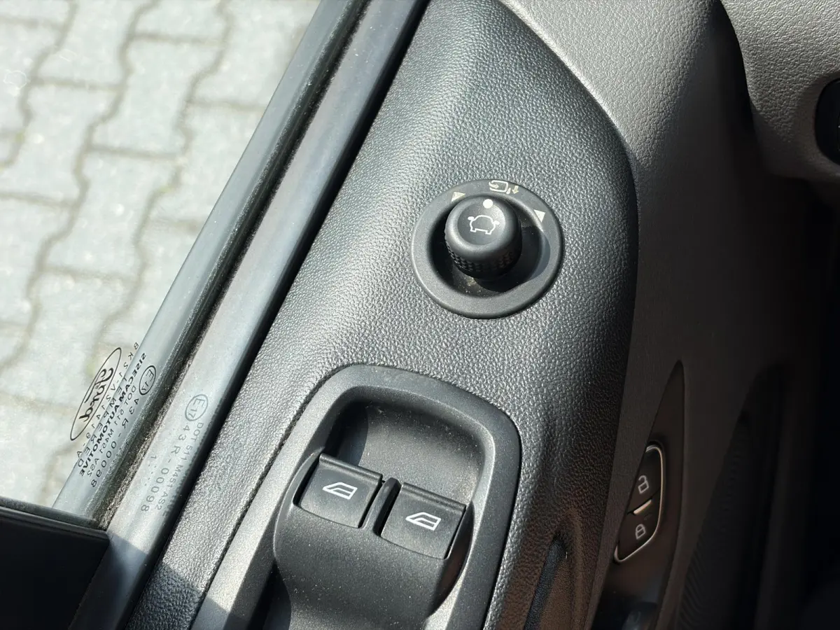 300 2.0 TDCI L2H1*A/C*CRUISE*3-P*CAM*HAAK*TEL*