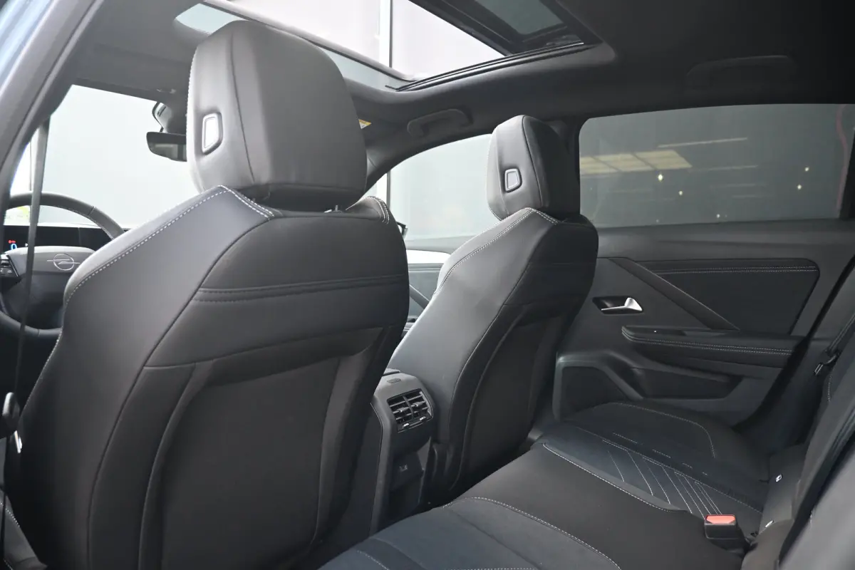 1.6 Turbo Plug In Hybrid Ultimate | Schuif-/Kanteldak | Massage | Elektr. Stoelen | LED-Matrix | Adaptive Cruise | Keyless-Entry | Stuur/Stoelverwarming | !!