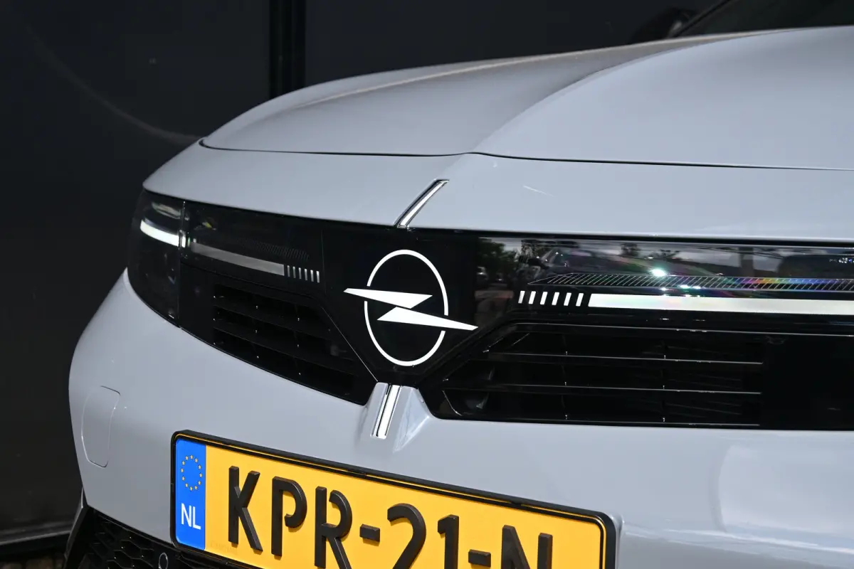 1.6 Turbo Plug In Hybrid Ultimate | Schuif-/Kanteldak | Massage | Elektr. Stoelen | LED-Matrix | Adaptive Cruise | Keyless-Entry | Stuur/Stoelverwarming | !!