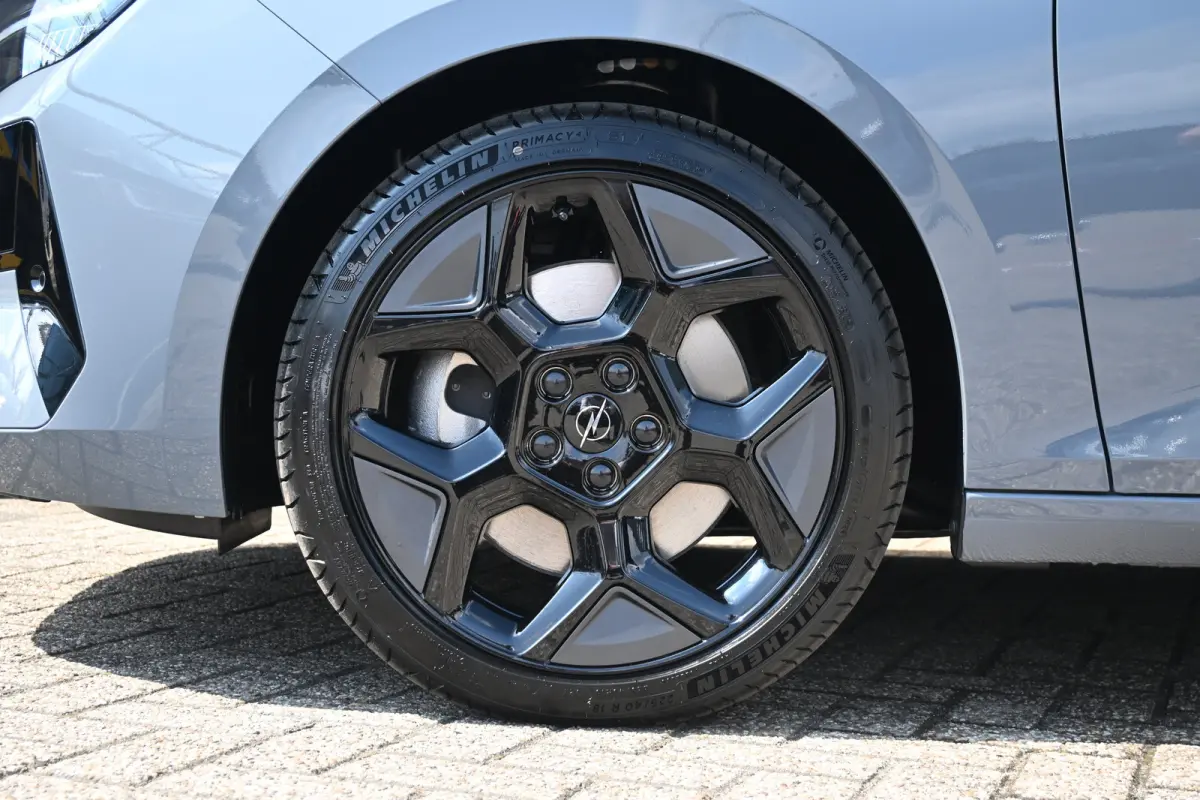 1.6 Turbo Plug In Hybrid Ultimate | Schuif-/Kanteldak | Massage | Elektr. Stoelen | LED-Matrix | Adaptive Cruise | Keyless-Entry | Stuur/Stoelverwarming | !!
