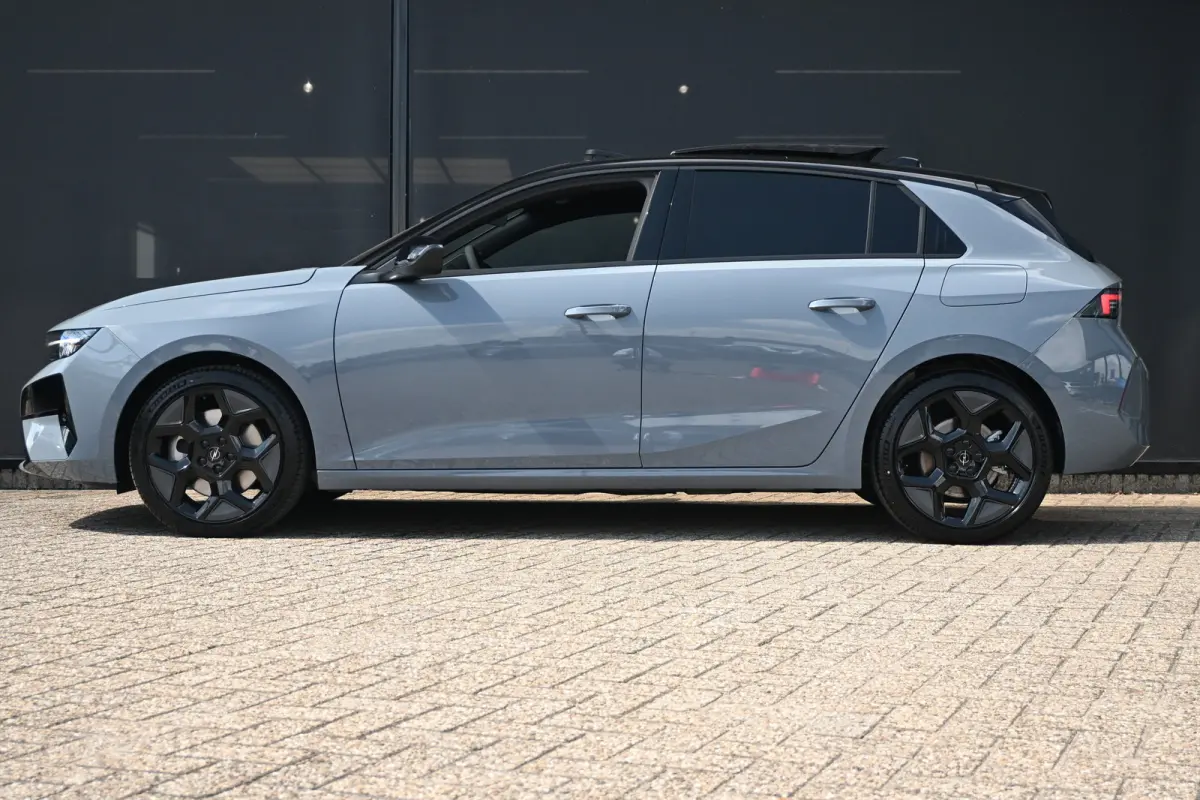 1.6 Turbo Plug In Hybrid Ultimate | Schuif-/Kanteldak | Massage | Elektr. Stoelen | LED-Matrix | Adaptive Cruise | Keyless-Entry | Stuur/Stoelverwarming | !!