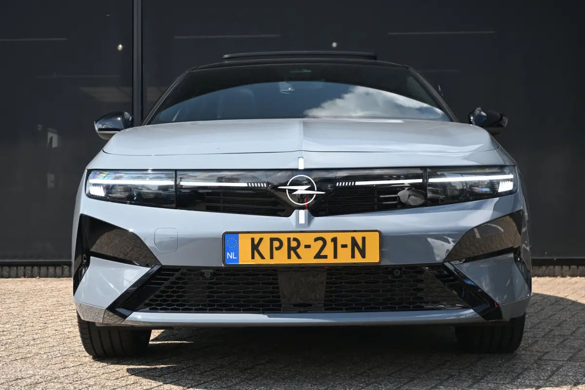 1.6 Turbo Plug In Hybrid Ultimate | Schuif-/Kanteldak | Massage | Elektr. Stoelen | LED-Matrix | Adaptive Cruise | Keyless-Entry | Stuur/Stoelverwarming | !!
